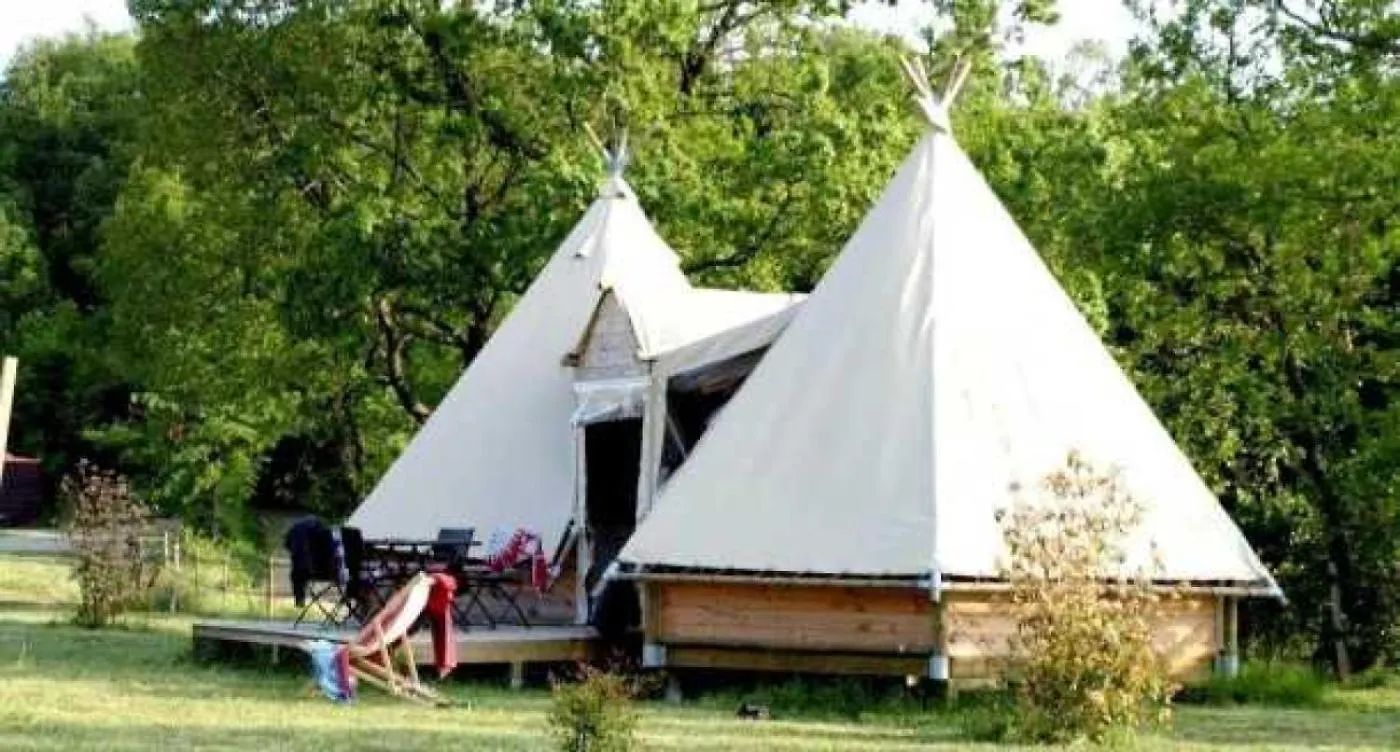 Campsite Camping 4 Etoiles - Piscine - Eed0A0 Estipouy